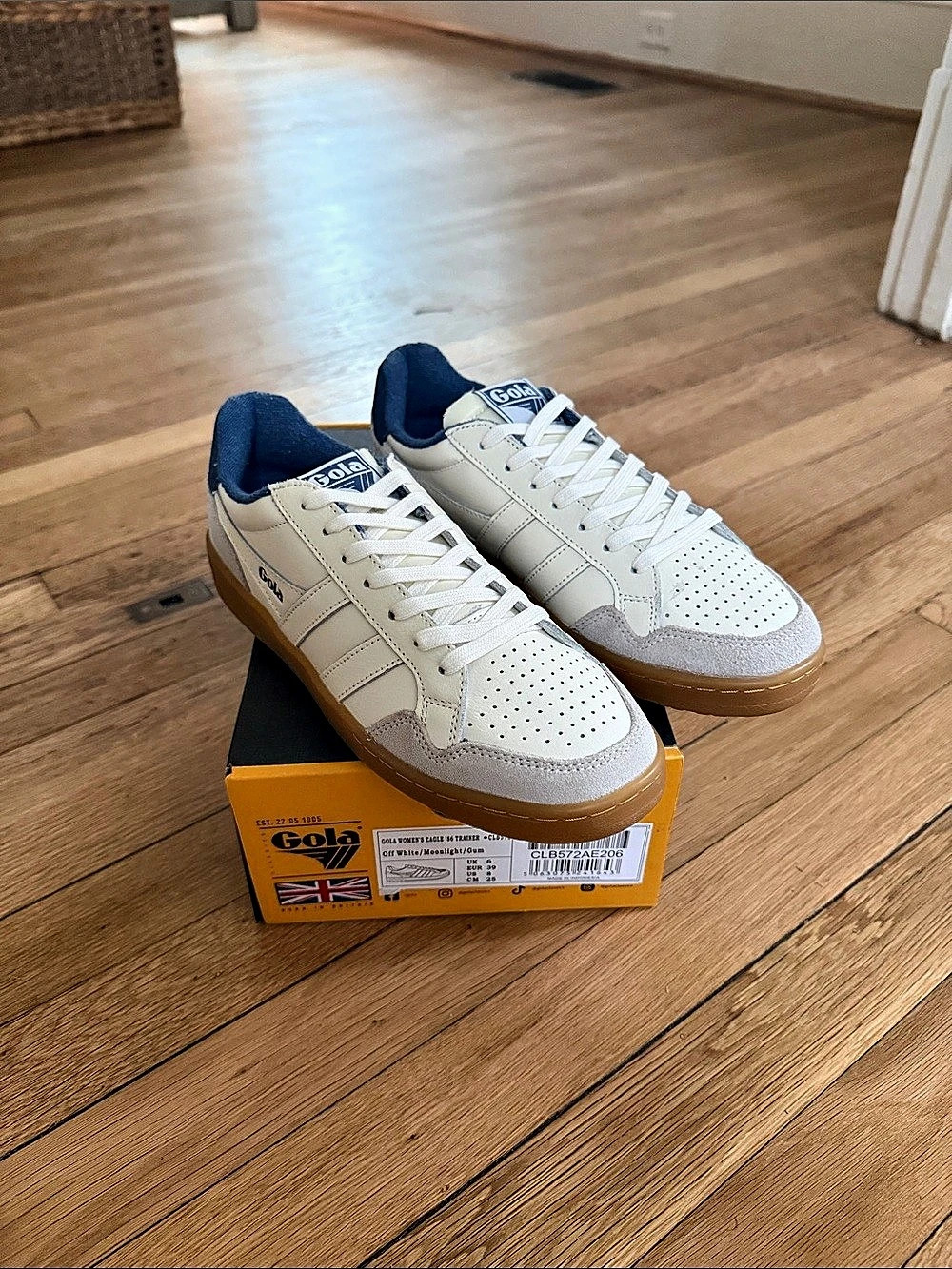 NWT- Gola Women's Eagle 86 Trainer Sneakers White & Blue UK 6